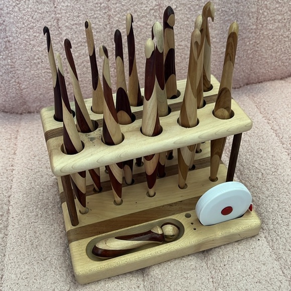 Crochet hook stand - Picture 2 of 2